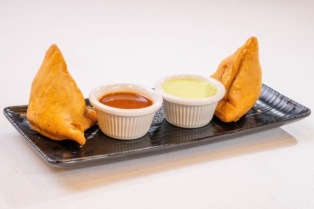 Samosa (2 pc).